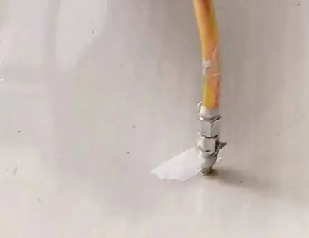 南康瓷砖空鼓维修公司专业解答在瓷砖铺贴过程中，如果使用的砂料过粗（如全部使用了粗砂），可能会导致以下问题
